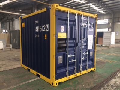 10ft offshore container vanaf de zijkant gefotografeerd
